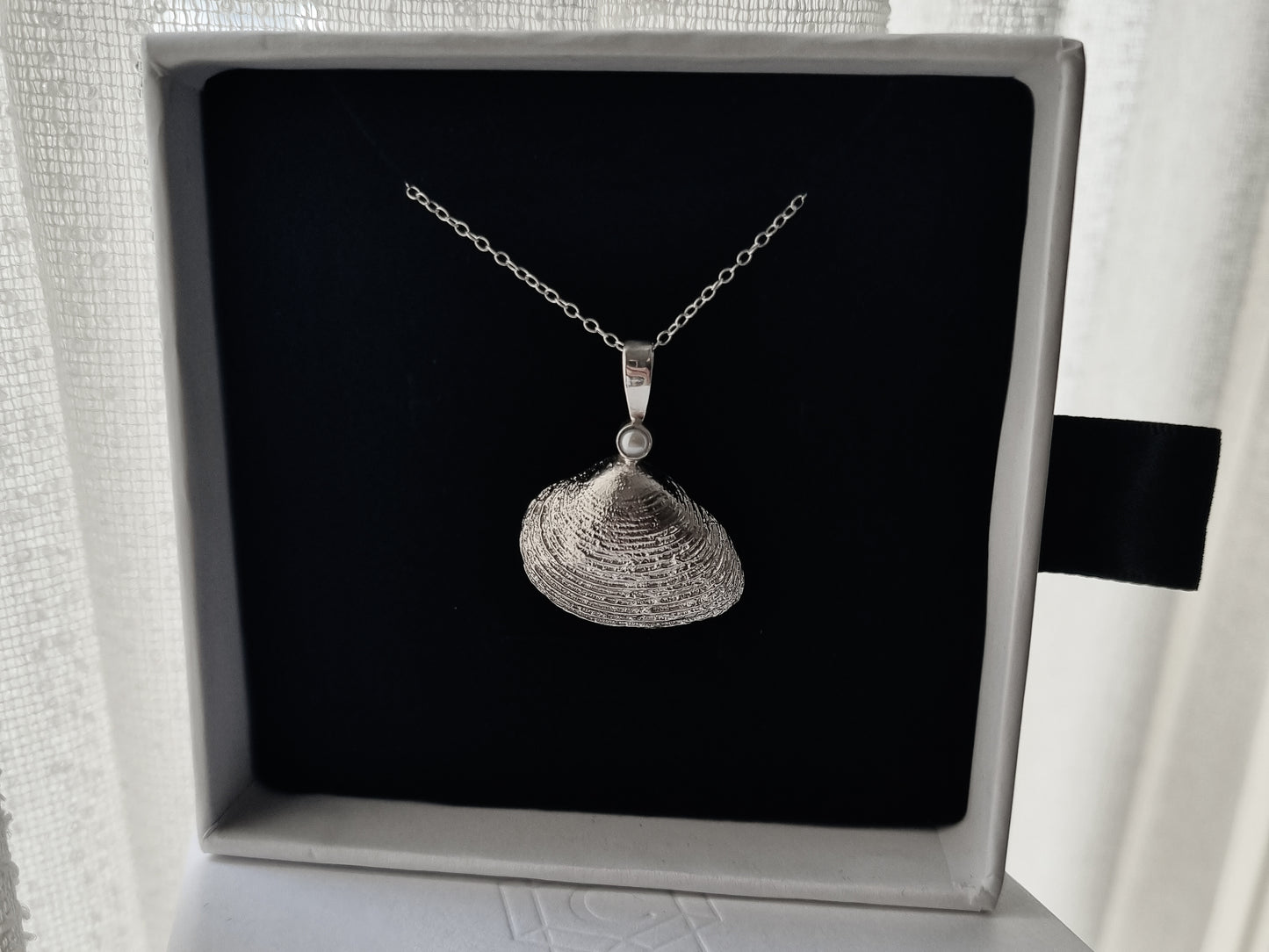 CLAM SHELL Pendant Necklace from Half Moon Bay