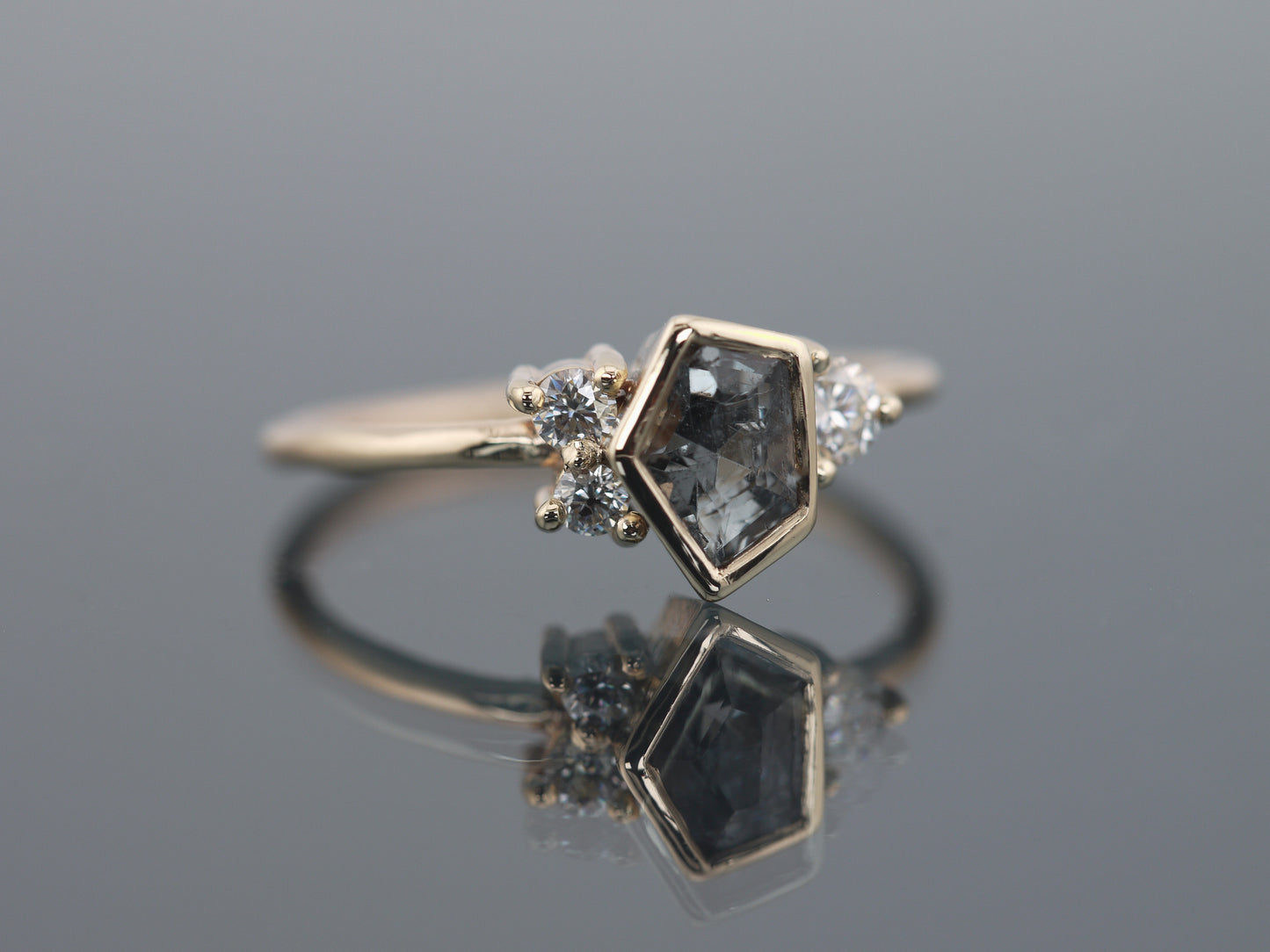 ODYSSEY Engagement Ring - Freeform Grey Spinel