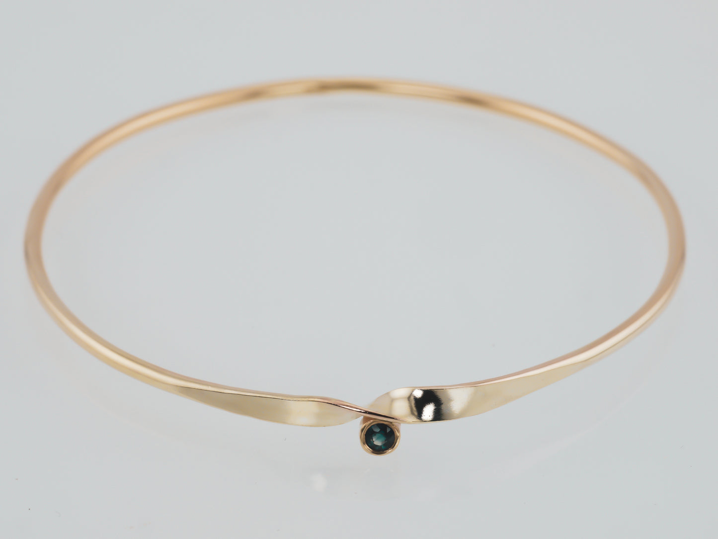 Hybrid MOBIUS Bangle - Teal Sapphire - 9k Gold