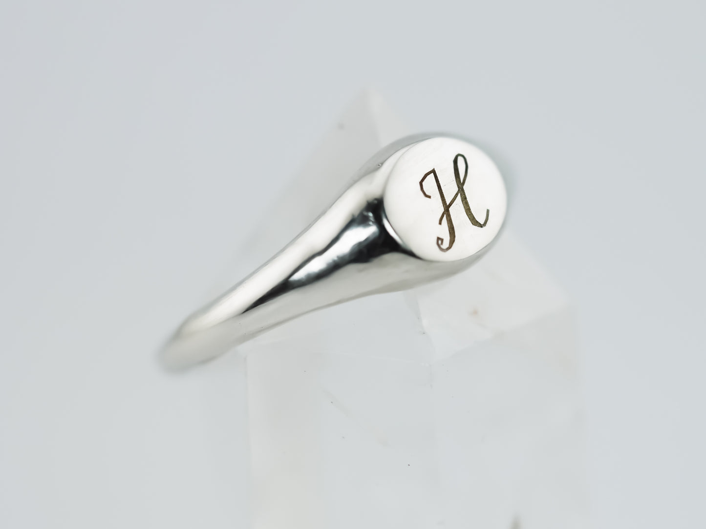 Dainty Round Signet Ring - Personalised Initial