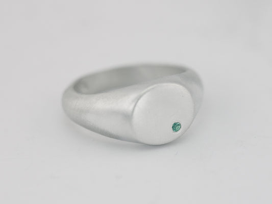 Minimalist Round Signet Ring with Emerald - Sterling Silver