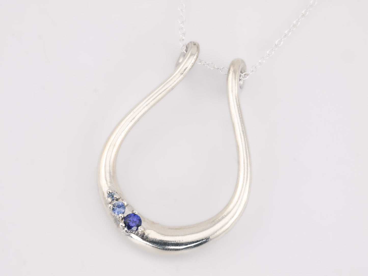 MEDEA III Ring Holder Necklace - Sapphires