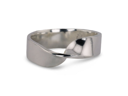 MOBIUS Ring