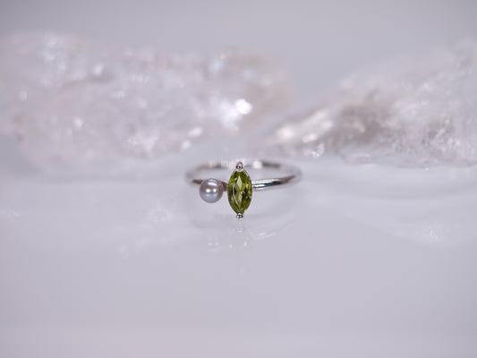 LUCIA Duet Ring - Peridot Marquise & Grey Freshwater Pearl