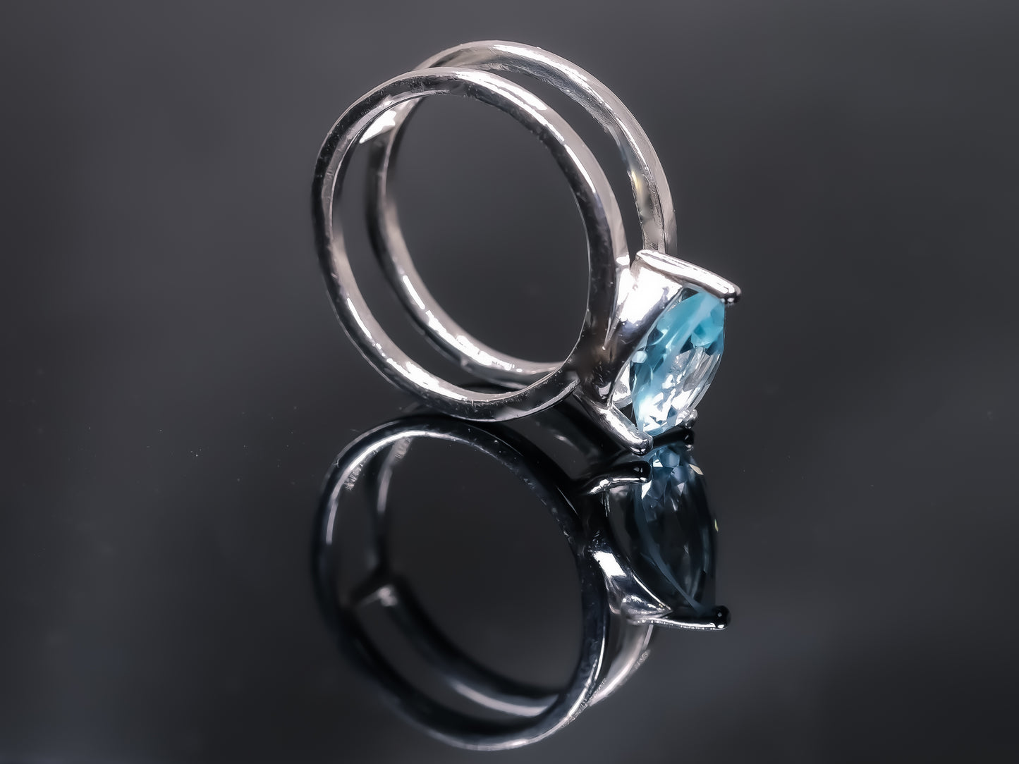 NARCISSUS Ring - Sky Blue Topaz