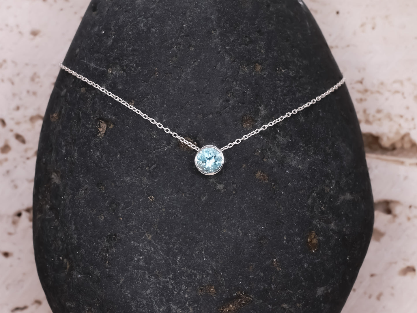 MINIMALIST SOLITAIRE BEZEL Sliding Necklace