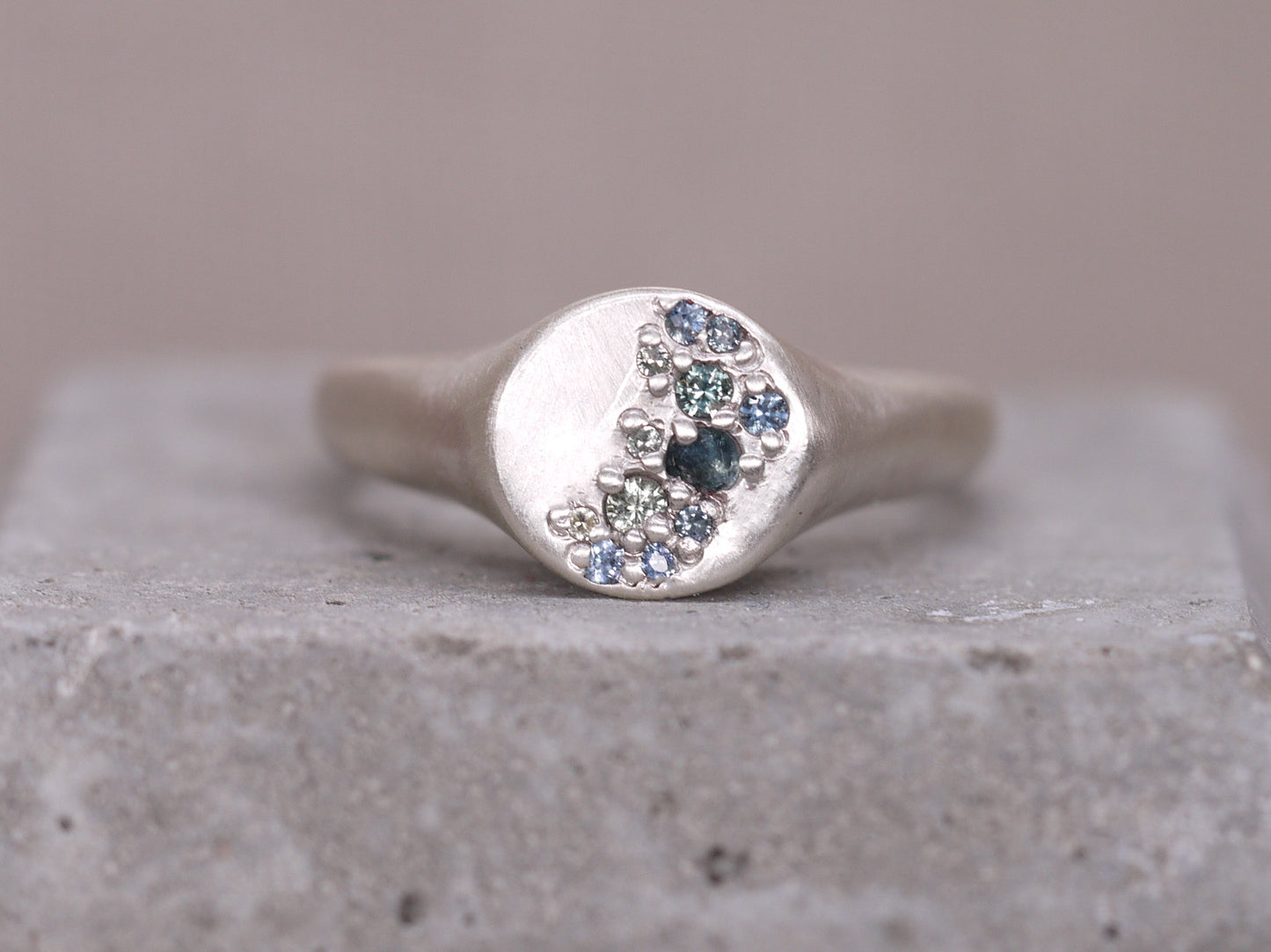 STARRY NIGHT Signet Ring - Sapphire