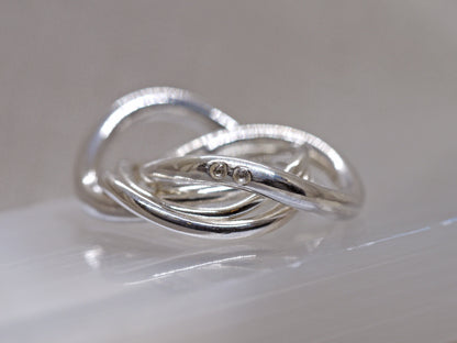 KYMA Solo Wave Ring - Chunky 3mm with Sapphire